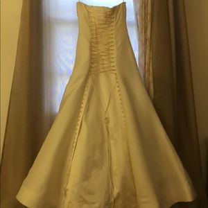 Vera Wang Wedding Dress